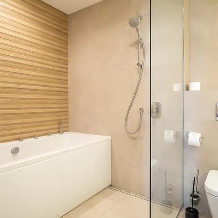 Stylish 2bdrm Porto Franco Near Old Town *